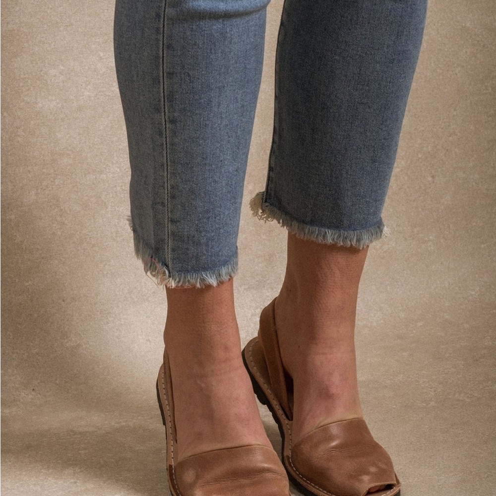 Neuflora Fairmont Classic Blue Jeans - Picture 5 of 6